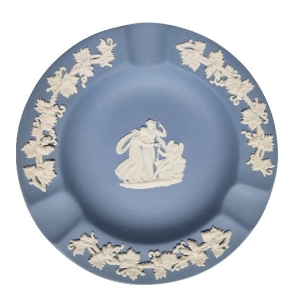 Wedgwood Blue White Jasperware Ashtray 3 Slots Cupid Asleep England - Picture 1 of 4